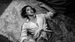 High pooped sultry seductress teen rides giant pecker in cowgirl present