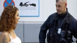 Attractive slim black head takes pleasure in not only massage however likewise fingerfuck